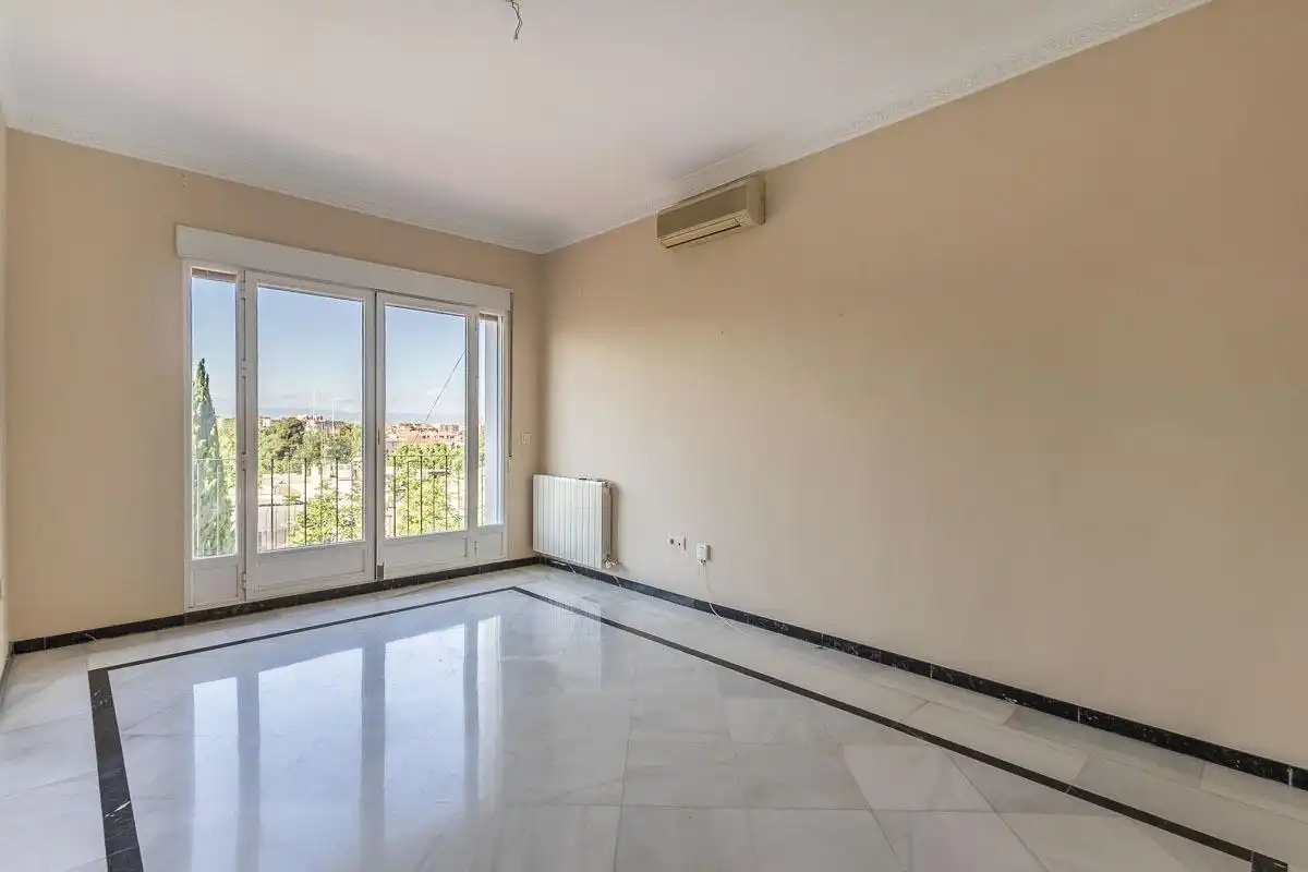 Bedroom of Flat for rent in Granada  with Air Conditioner and Heating