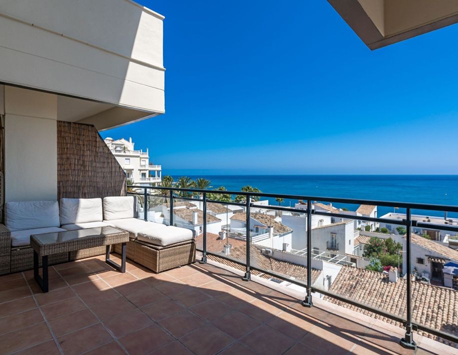Terrace of Flat for sale in Estepona  with Terrace, Furnished and Oven