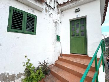 Casa con balcone in vendita a Valleseco
