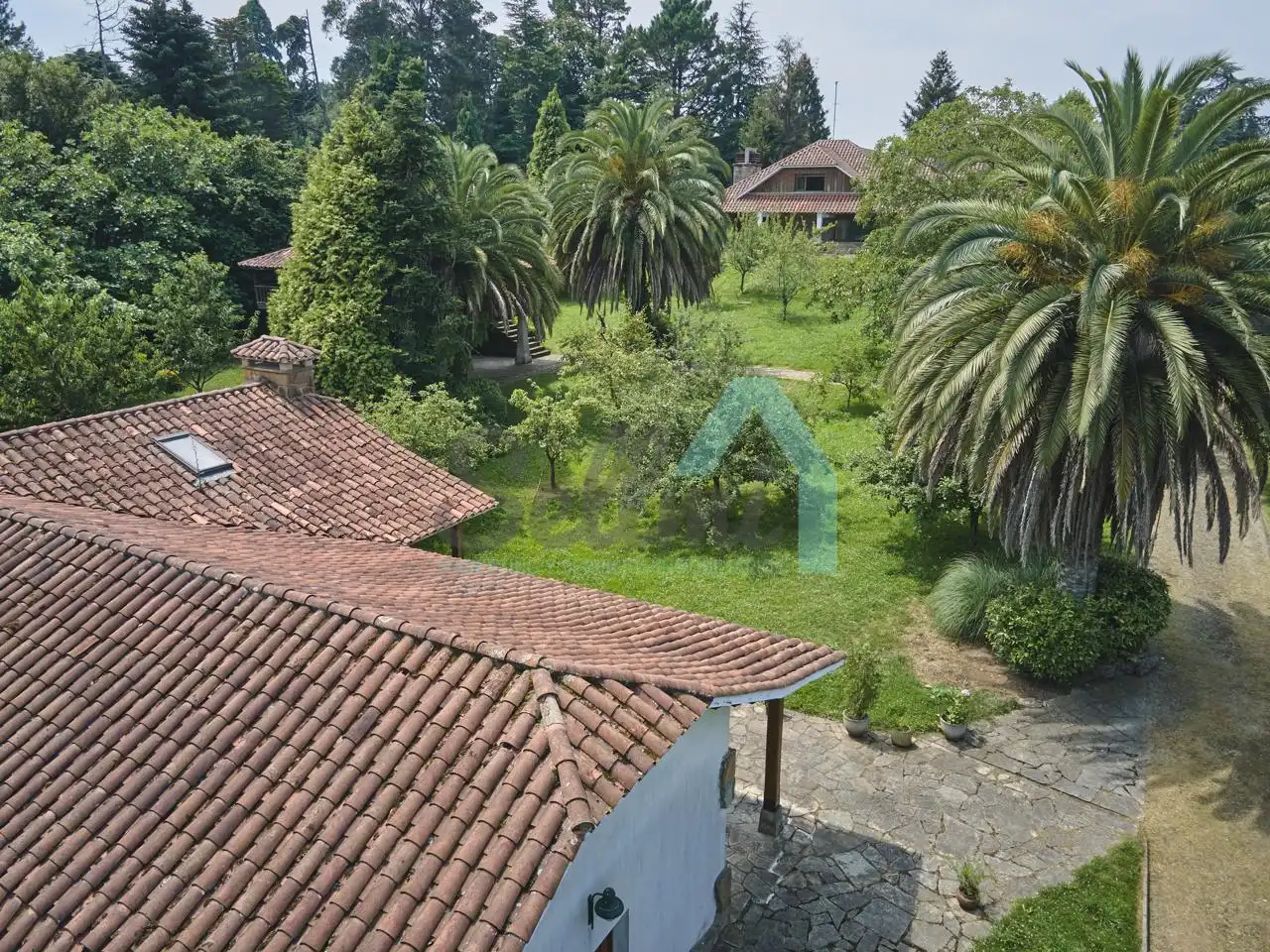 Jardí de Casa o xalet en venda en Gijón  amb Aire condicionat, Jardí privat i Parquet