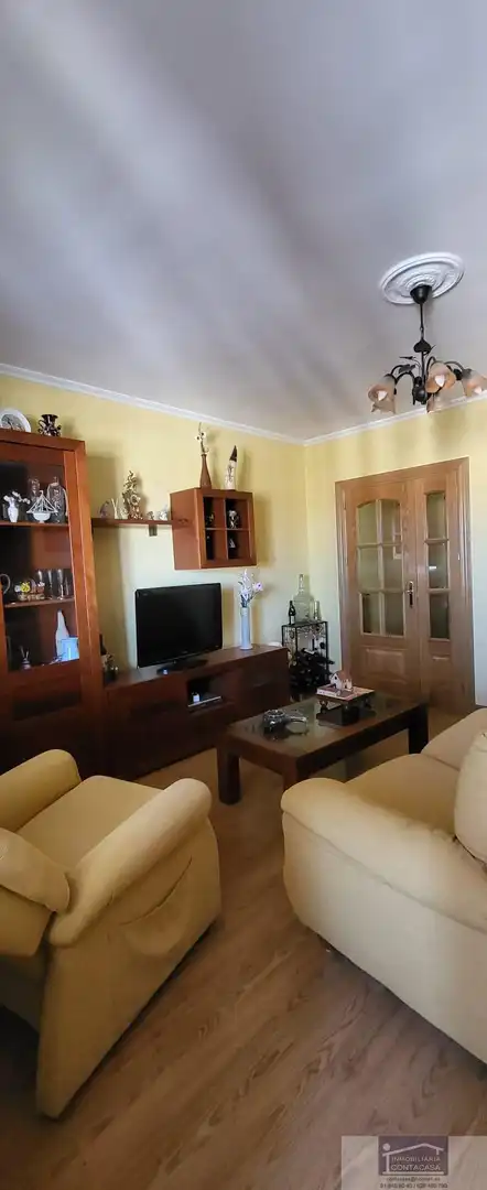 Sala d'estar de Pis en venda en Piedrahíta amb Calefacció, Terrassa i Traster