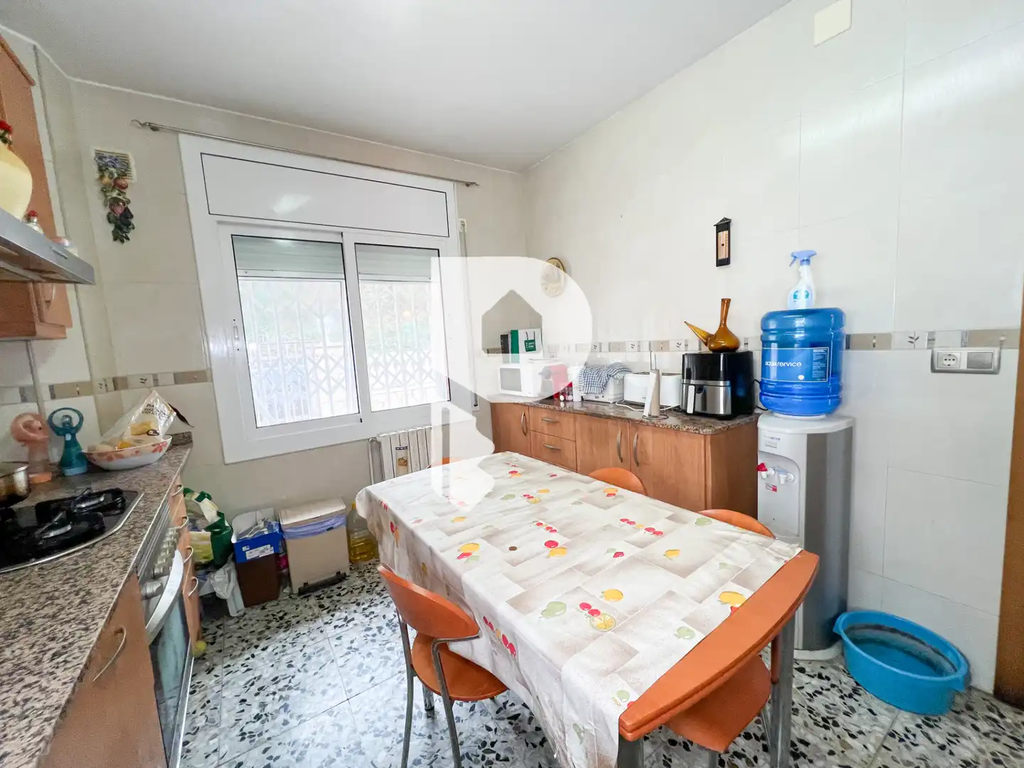 Cuina de Casa o xalet en venda en Torrelles de Llobregat amb Aire condicionat, Calefacció i Jardí privat