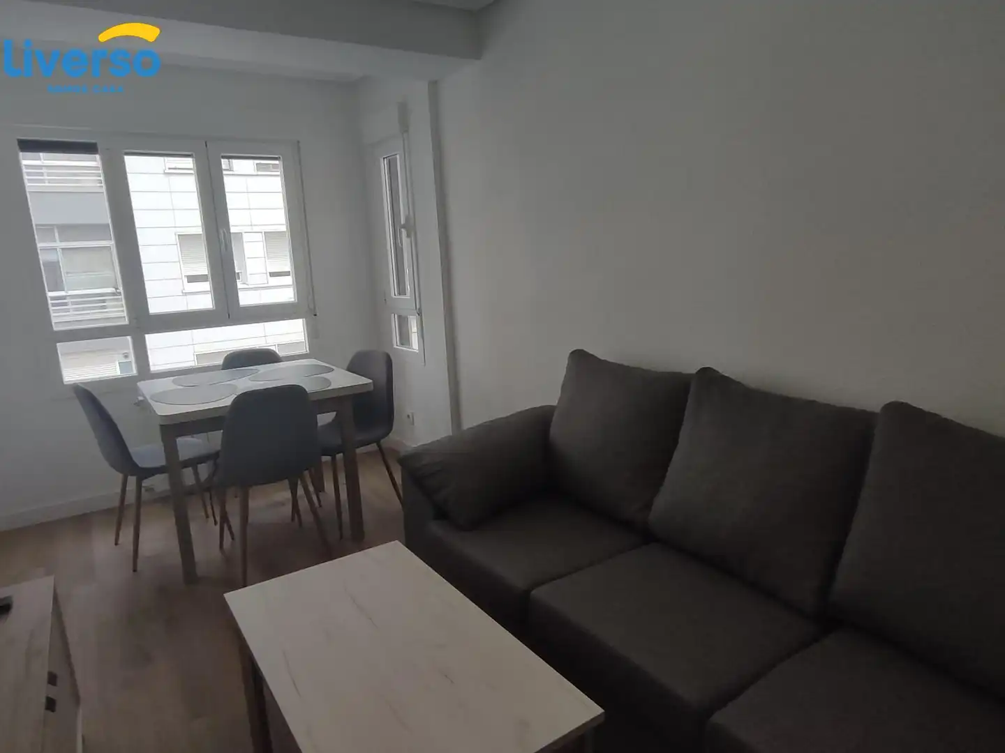 Sala de estar de Piso de alquiler en Burgos con Calefacción