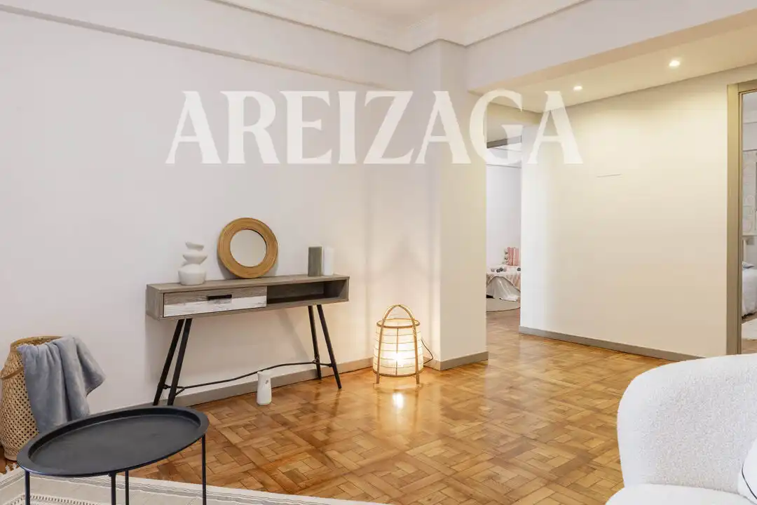 Piso en venta en Donostia - San Sebastián  con Calefacción, Terraza y Balcón