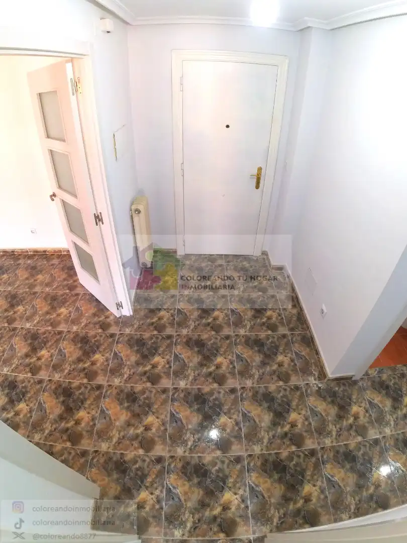 Piso con terraza en venta en Trobajo del Camino, imagen 2