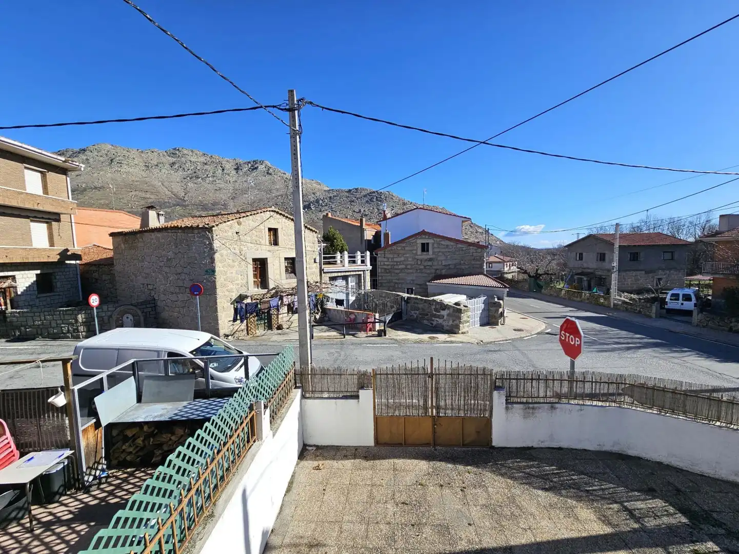 Vista exterior de Casa o xalet en venda en Navarredondilla amb Traster i Moblat