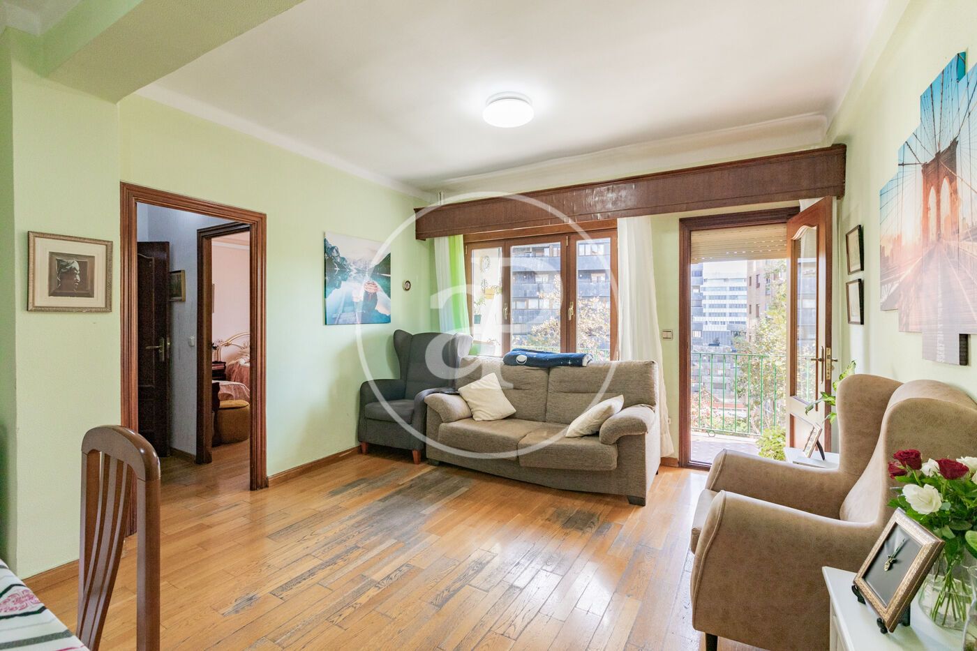 Sala d'estar de Pis en venda en  Madrid Capital amb Calefacció i Terrassa