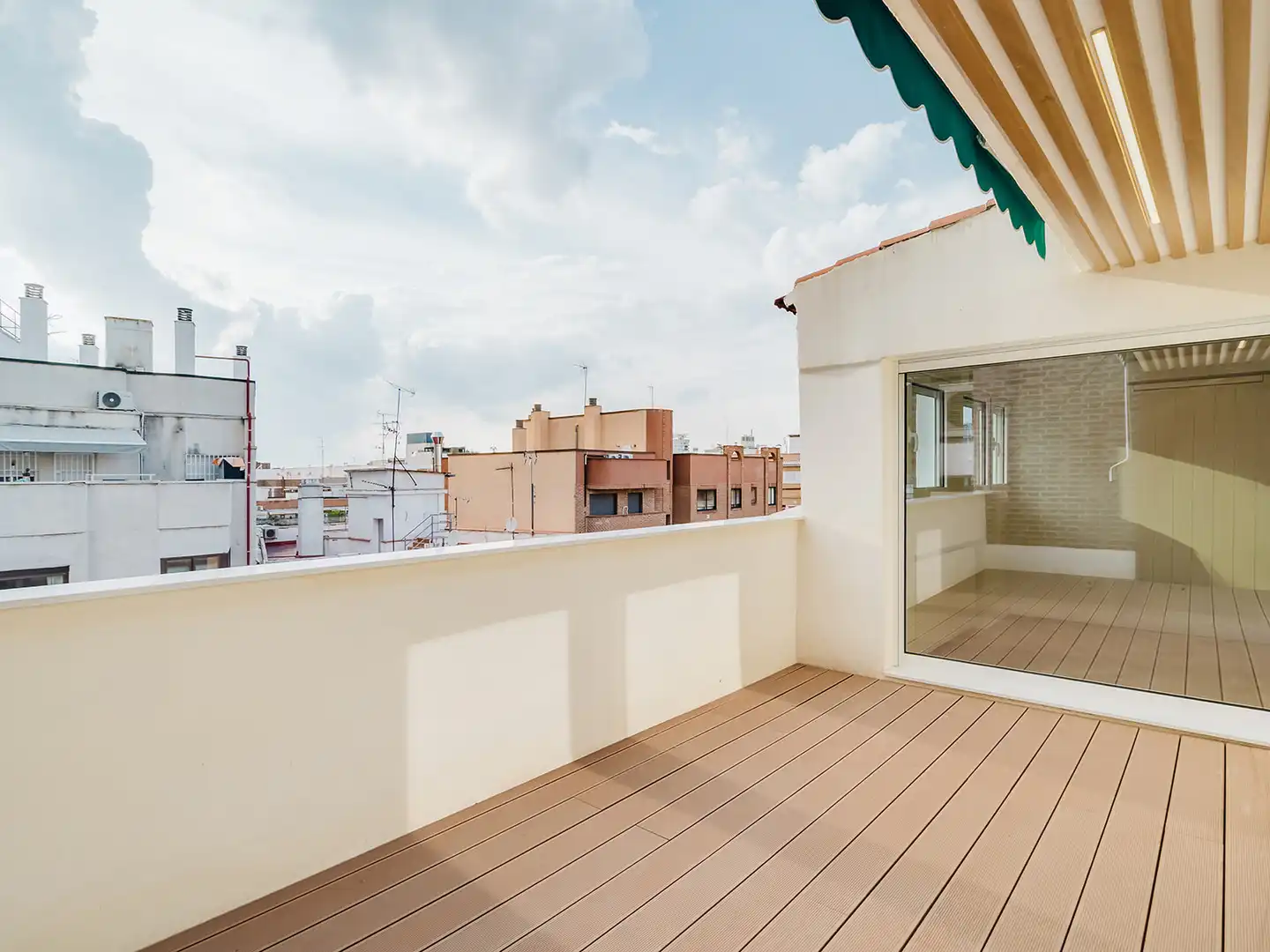 Àtic amb terrassa en venda a Calle de Víctor Andrés Belaunde