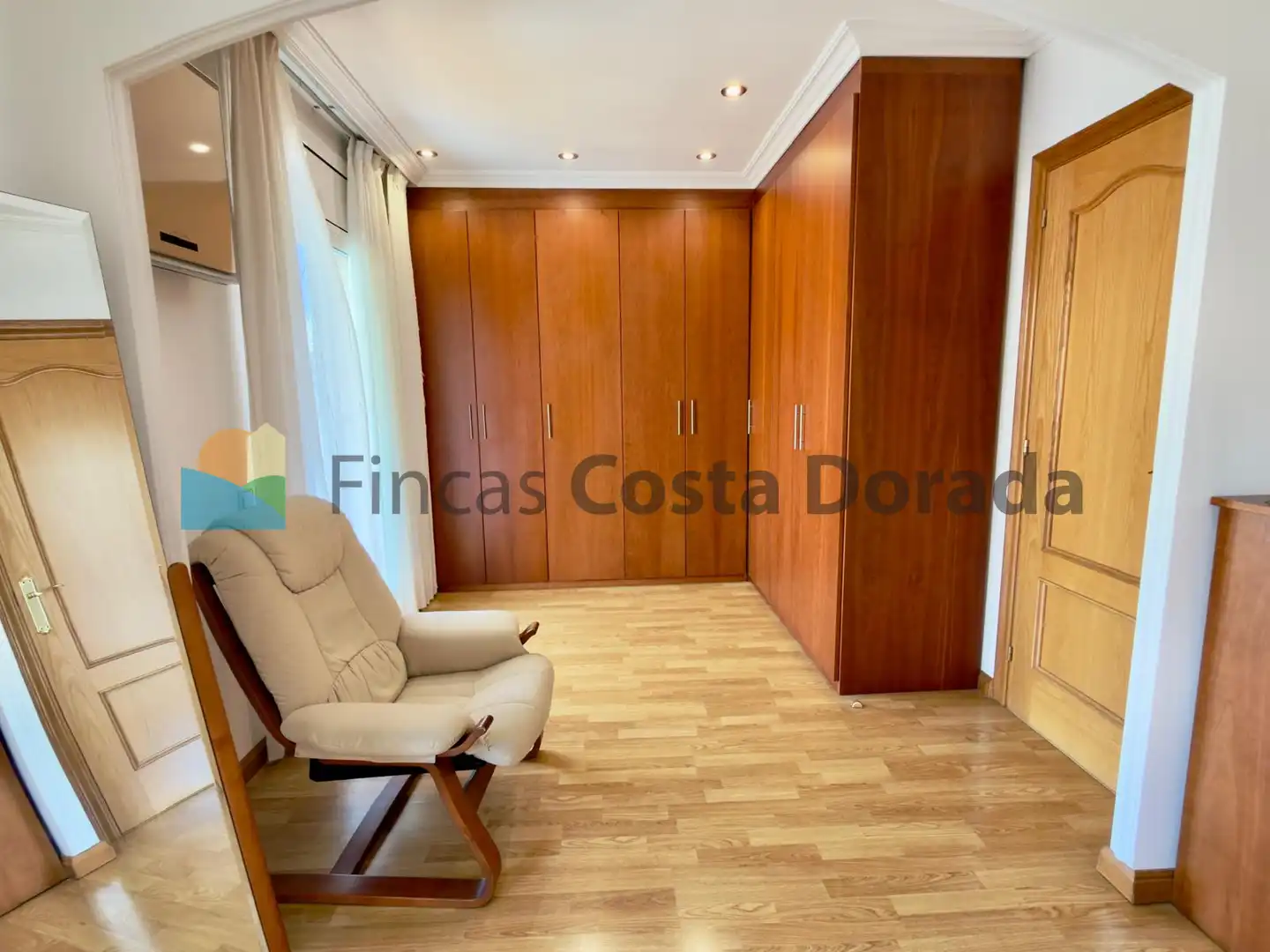 Houses for sale in Cubelles  with Air Conditioner, Private garden and Parquet flooring