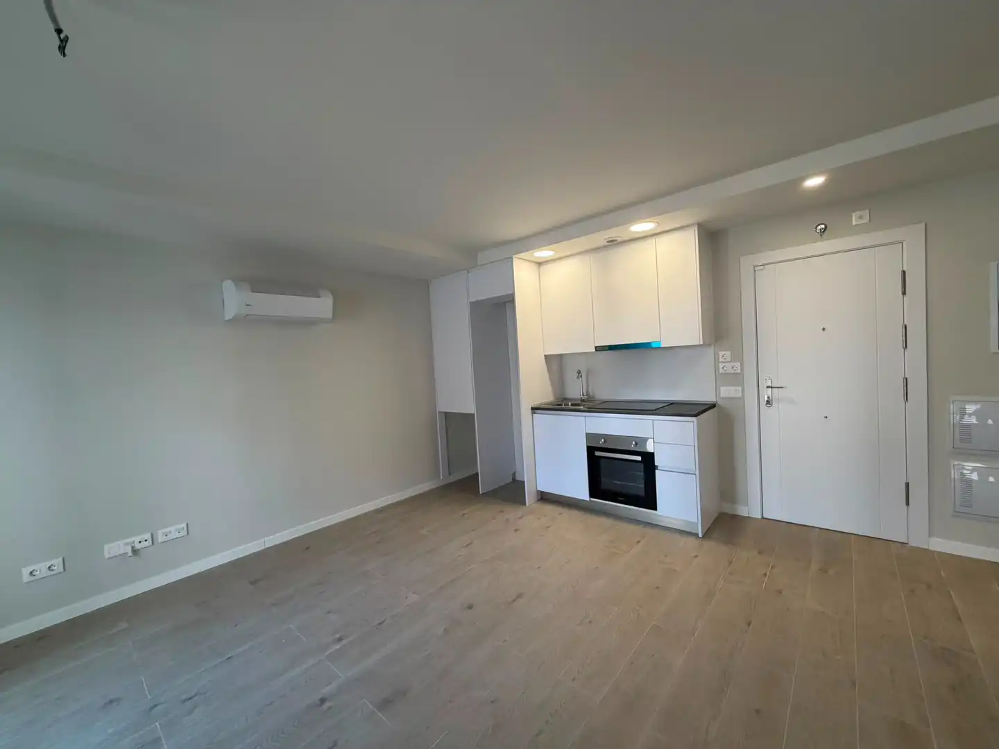 Sala d'estar de Estudi de lloguer en Brunete amb Aire condicionat, Calefacció i Forn