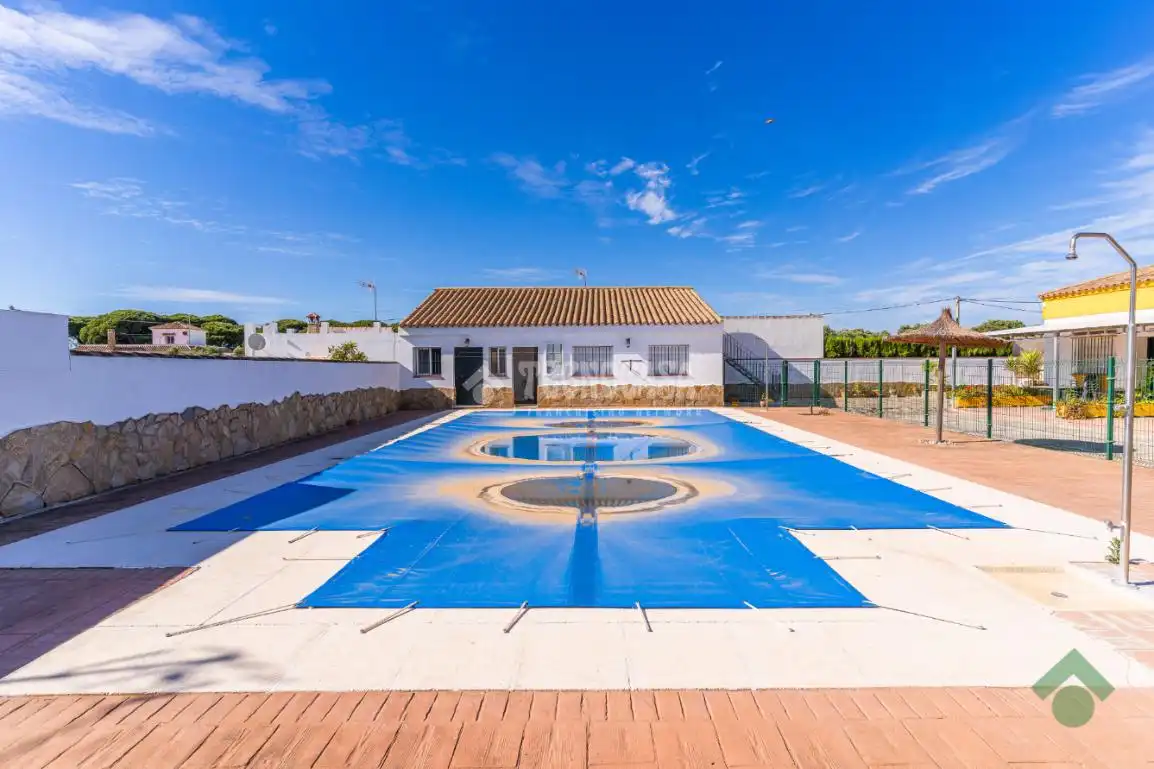 Immobles singulars amb piscina en venda a Conil, imagen 2