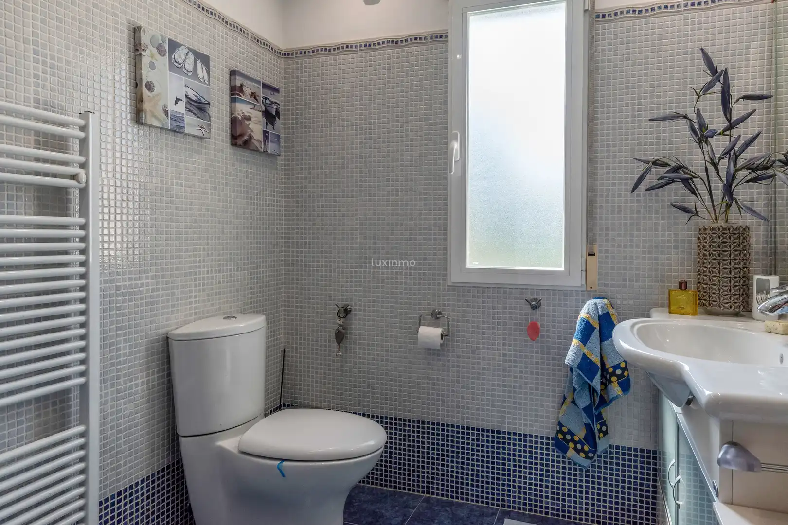 Bathroom of Houses for sale in L'Alfàs del Pi  with Air Conditioner, Heating and Terrace