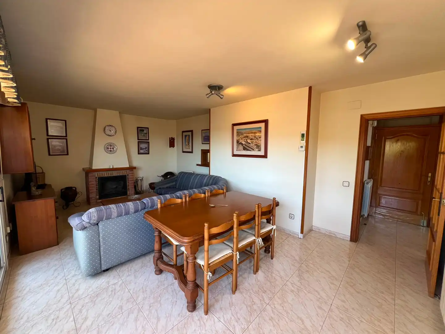 Wohnzimmer von Haus oder Chalet zum Verkauf in Roda de Berà mit Heizung, Privatgarten und Terrasse