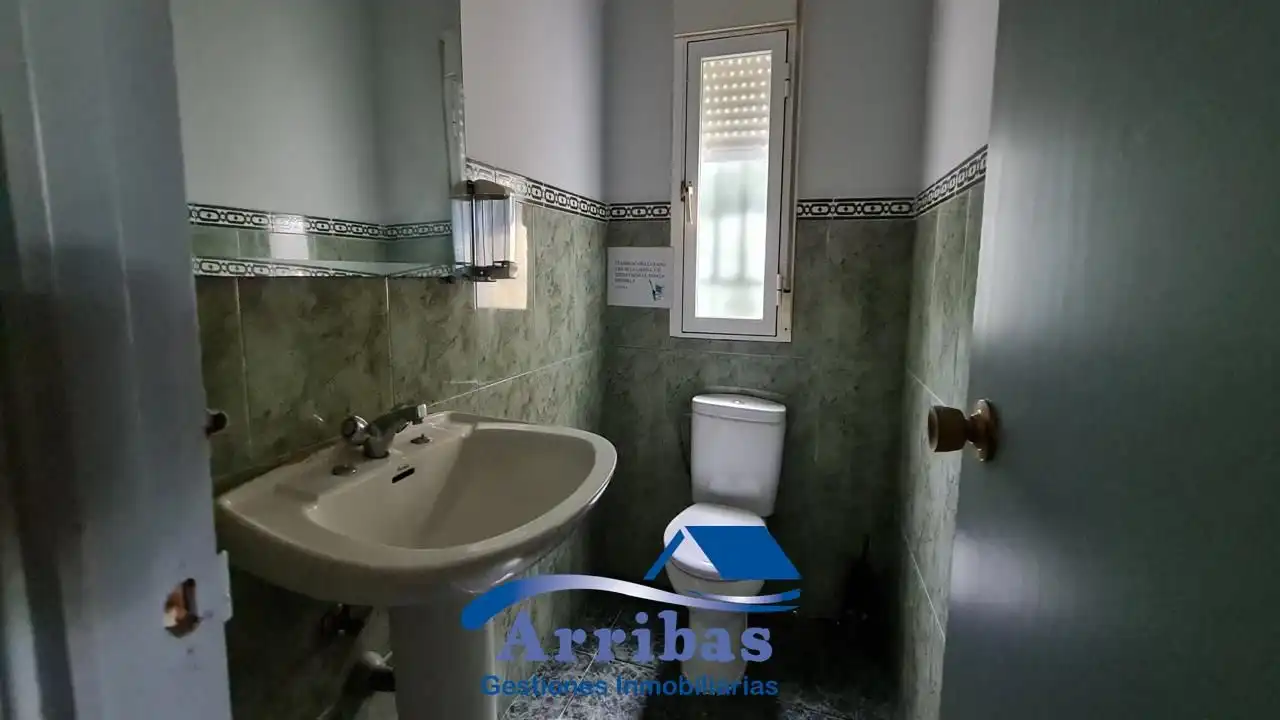 Baño de Local en venta en Hormigos con Aire acondicionado y Calefacción