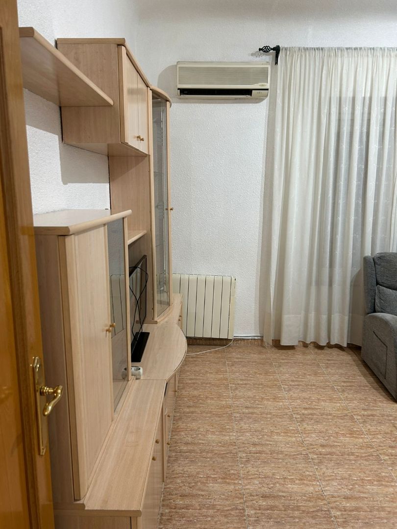 Habitación de Piso en venta en Elda con Aire acondicionado, Terraza y Amueblado