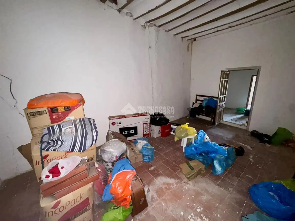 Casa aparellada amb terrassa en venda a C. Carmen, imagen 9