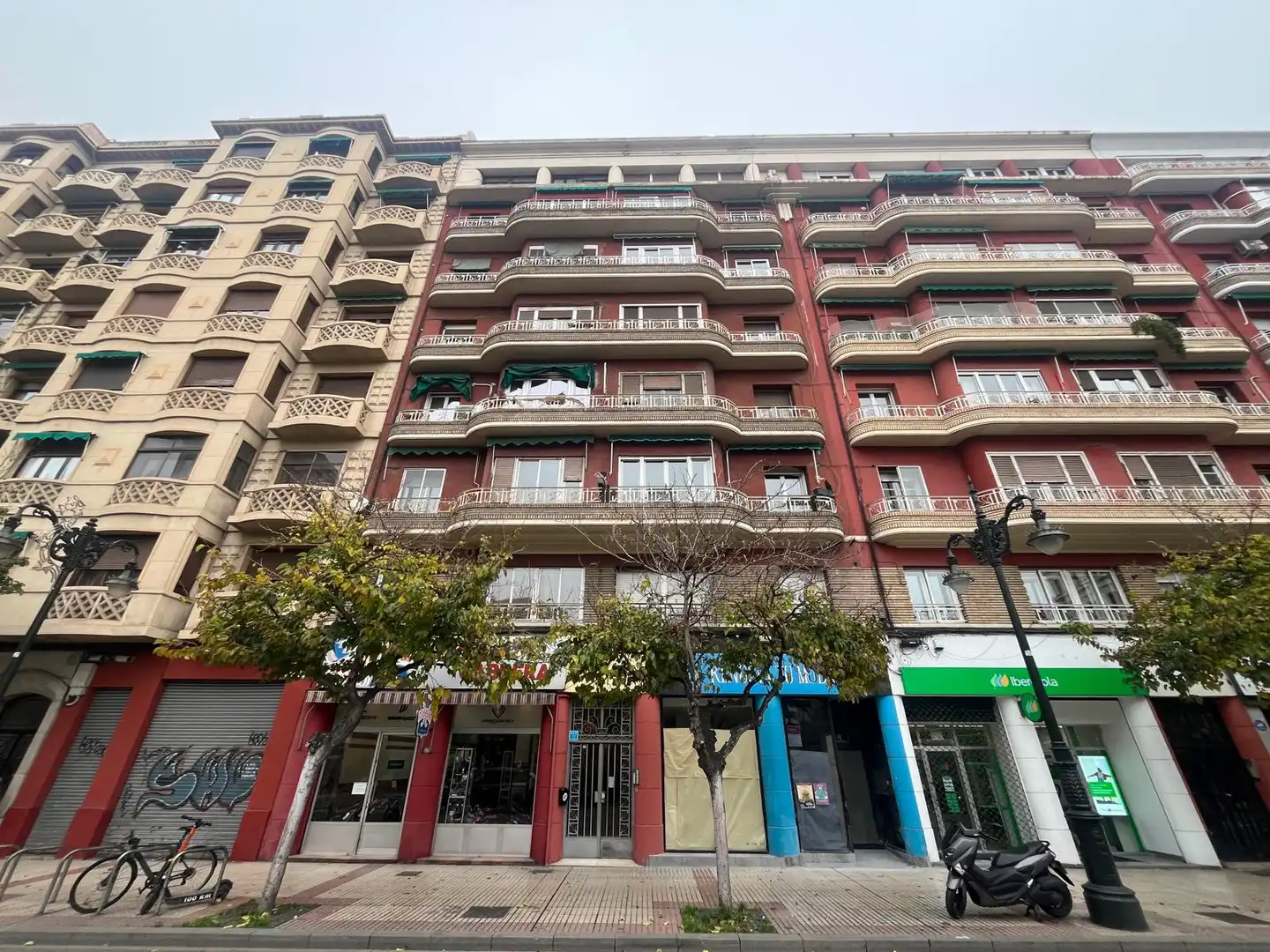 Außenansicht von Büro zur Miete in  Zaragoza Capital mit Klimaanlage und Heizung