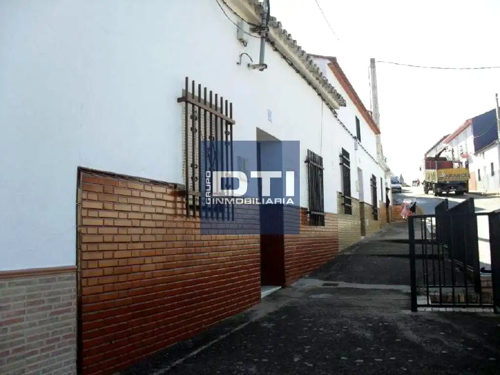 Vista exterior de Casa o chalet en venta en Calañas