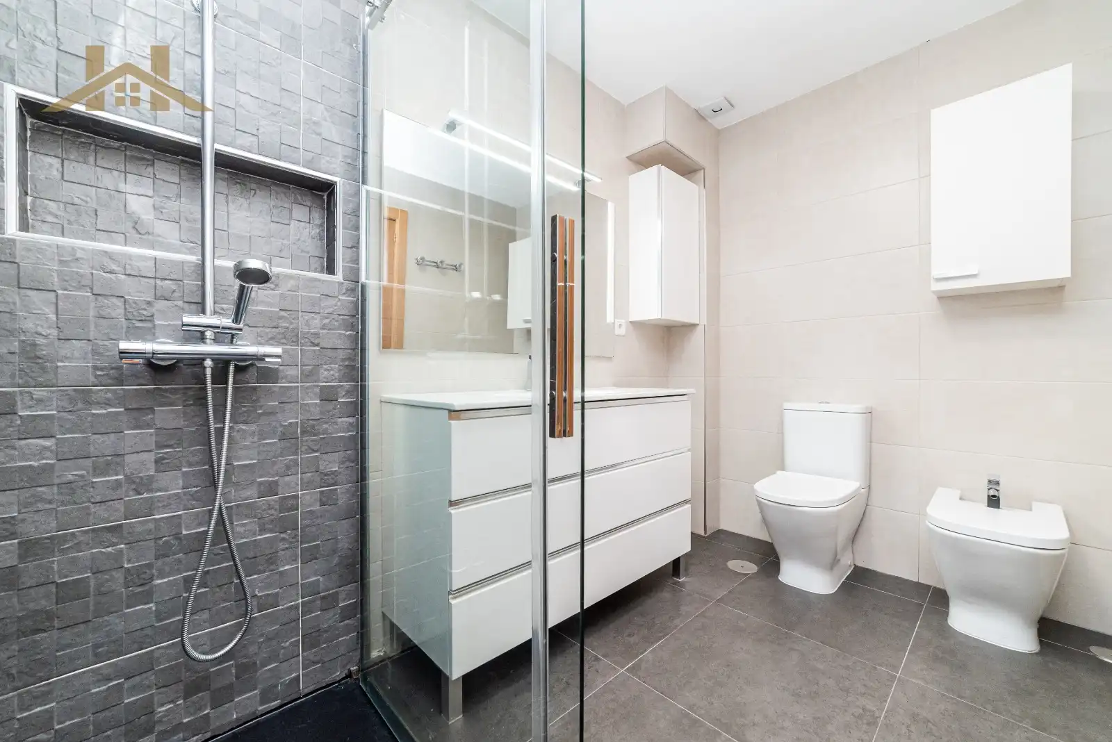 Baño de Piso en venta en Getafe con Aire acondicionado, Calefacción y Amueblado