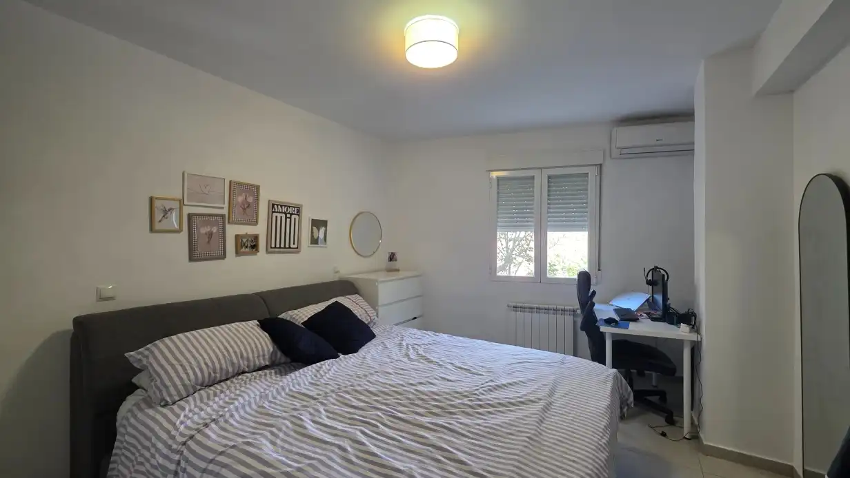 Habitación de Piso en venta en Madrid con Calefacción
