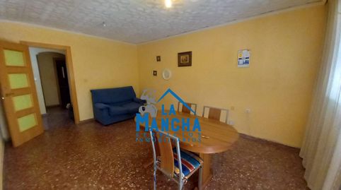 182.000 INMOBILIARIA LA MANCHA VENDE PISO DE 4 HABITACIONES Y COCHERA EN BARRIO SAN PABLO DE ALBACETE.