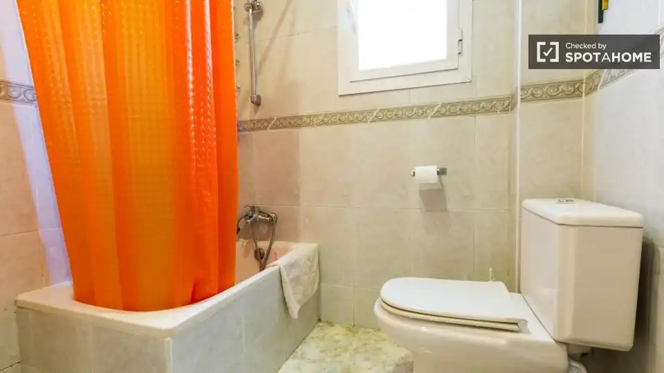 Room in Embajadores - Lavapiés