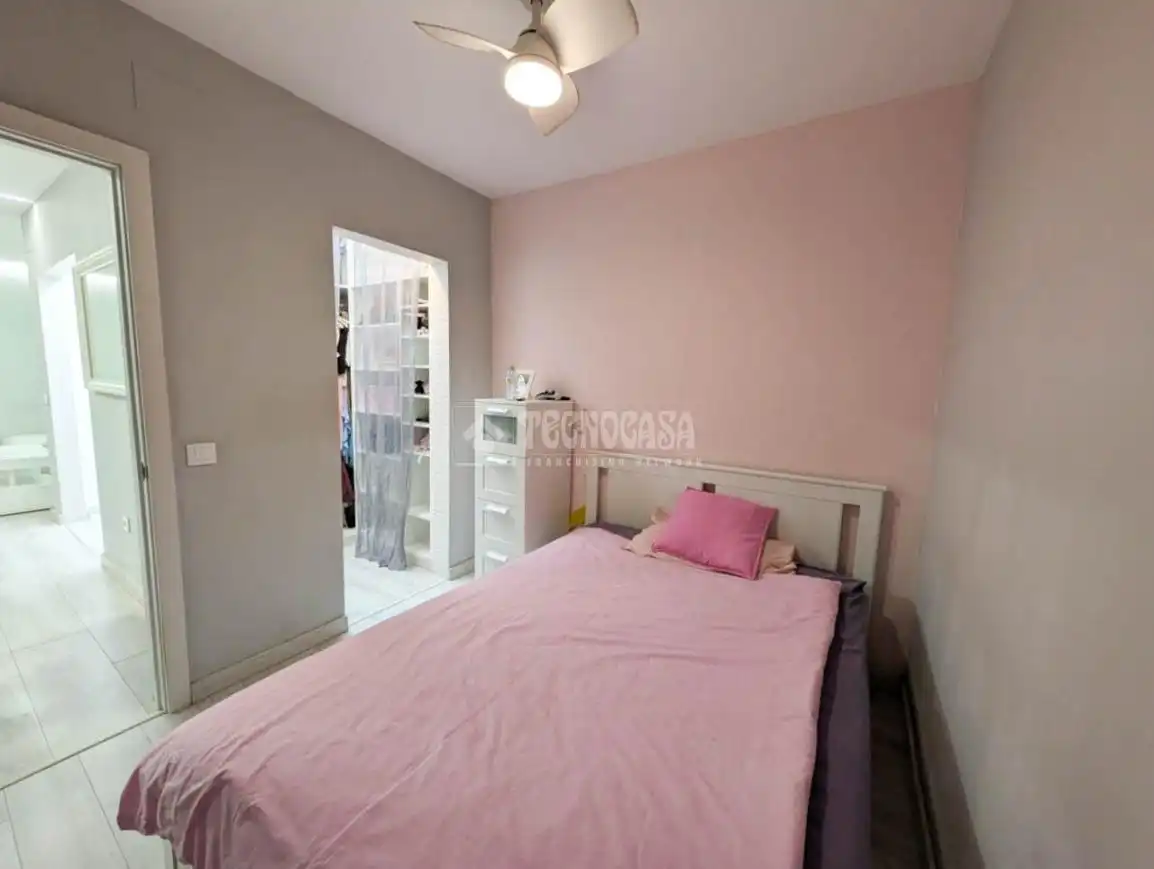 Habitación de Casa adosada en venta en Telde con Terraza y Balcón