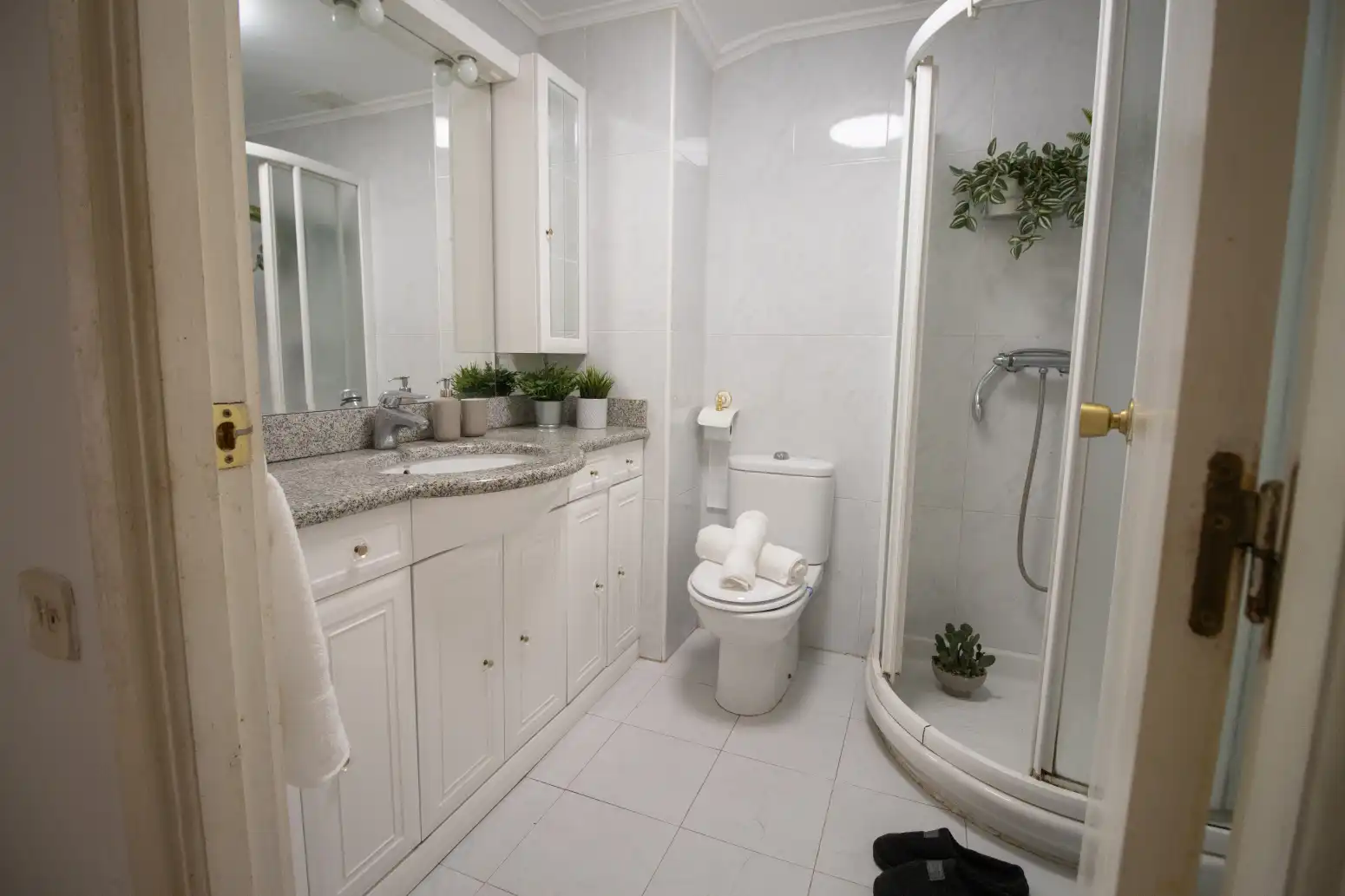 Bathroom of Flat for sale in Allo  with Terrace and Balcony
