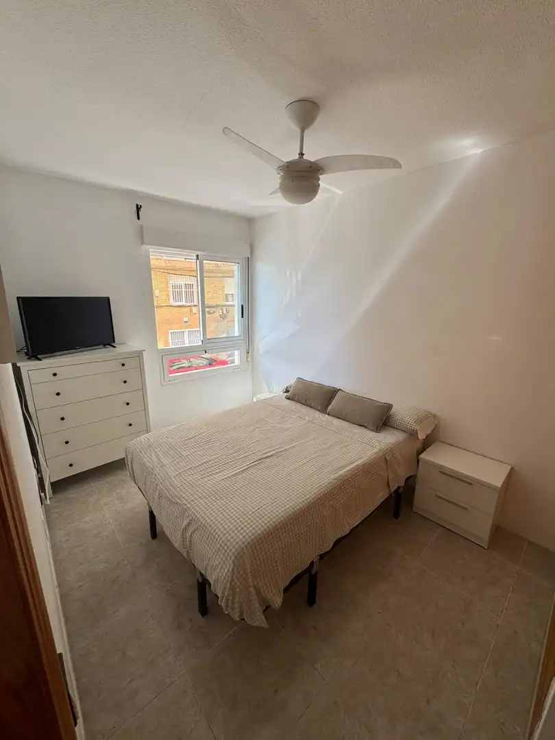 Schlafzimmer von Wohnungen zur Miete in Torrevieja mit Klimaanlage