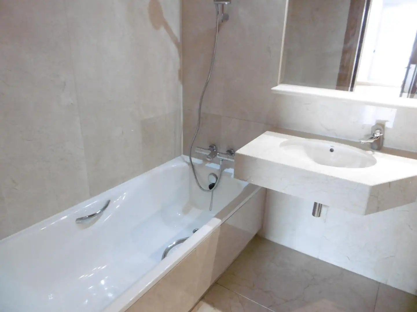 Bany de Pis de lloguer en Valladolid amb Aire condicionat, Calefacció i Traster