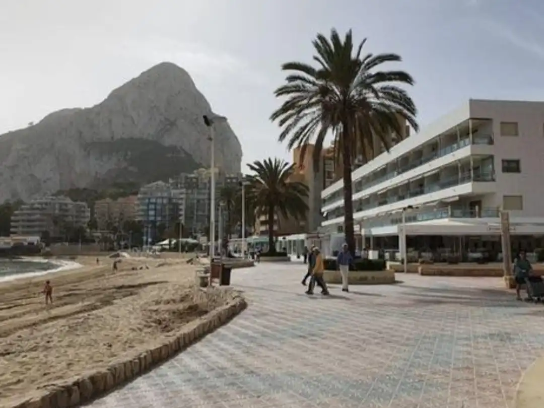 Apartment with pool to rent in Calle Gibraltar 8