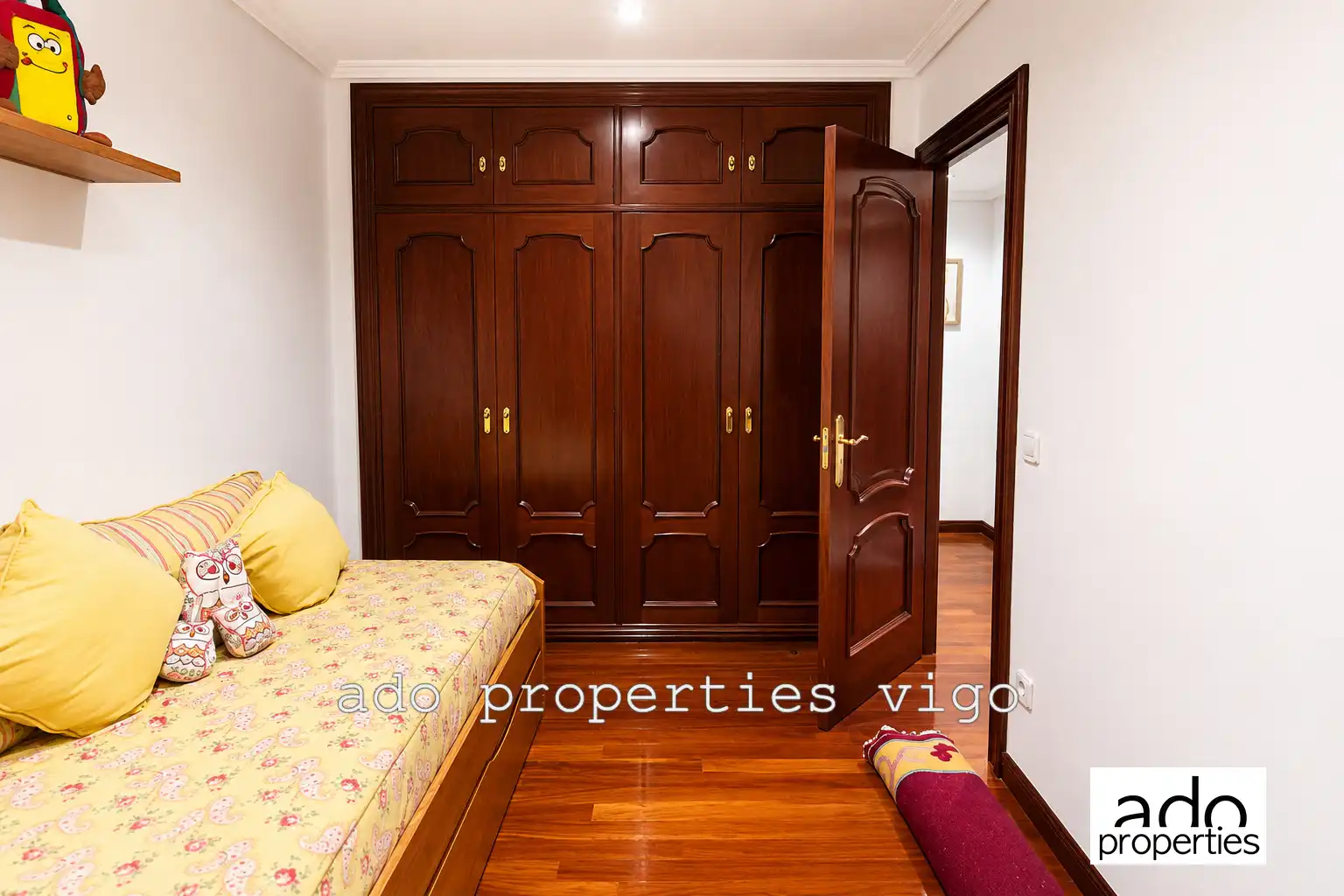 Habitación de Piso en venta en Vigo  con Calefacción, Parquet y Trastero