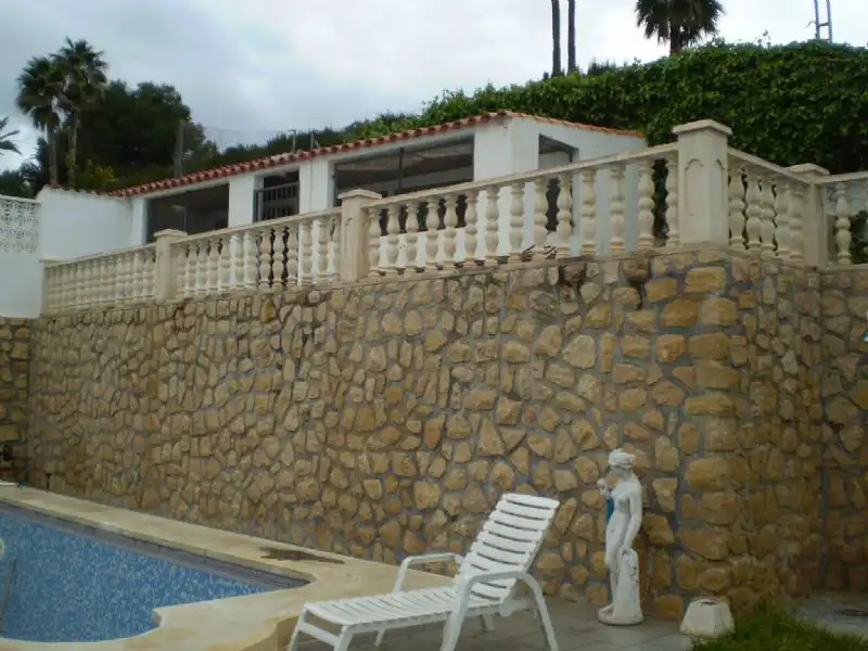 Swimming pool of Houses for sale in L'Alfàs del Pi  with Air Conditioner, Heating and Private garden