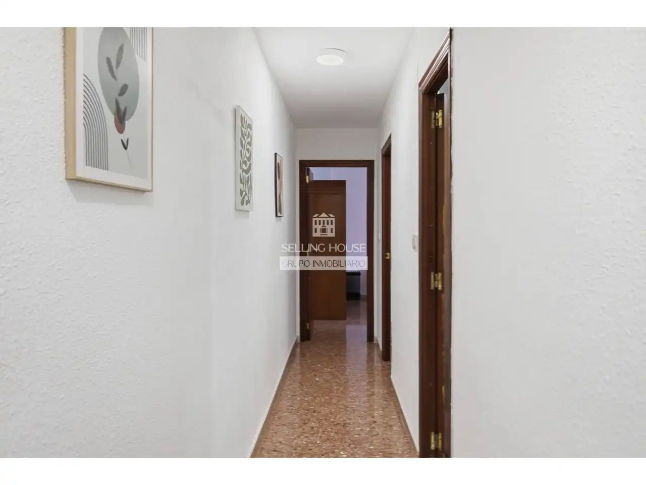 Flat for sale in Xirivella  with Air Conditioner, Storage room and Balcony