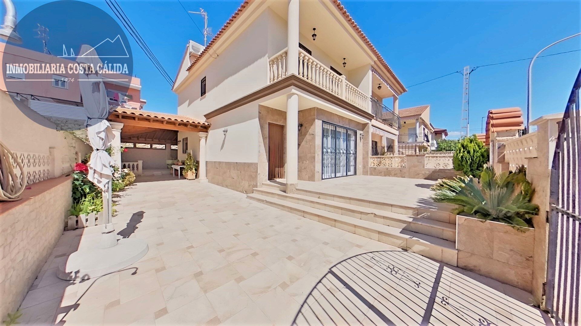 Exterior view of Single-family semi-detached for sale in Águilas  with Air Conditioner, Heating and Private garden