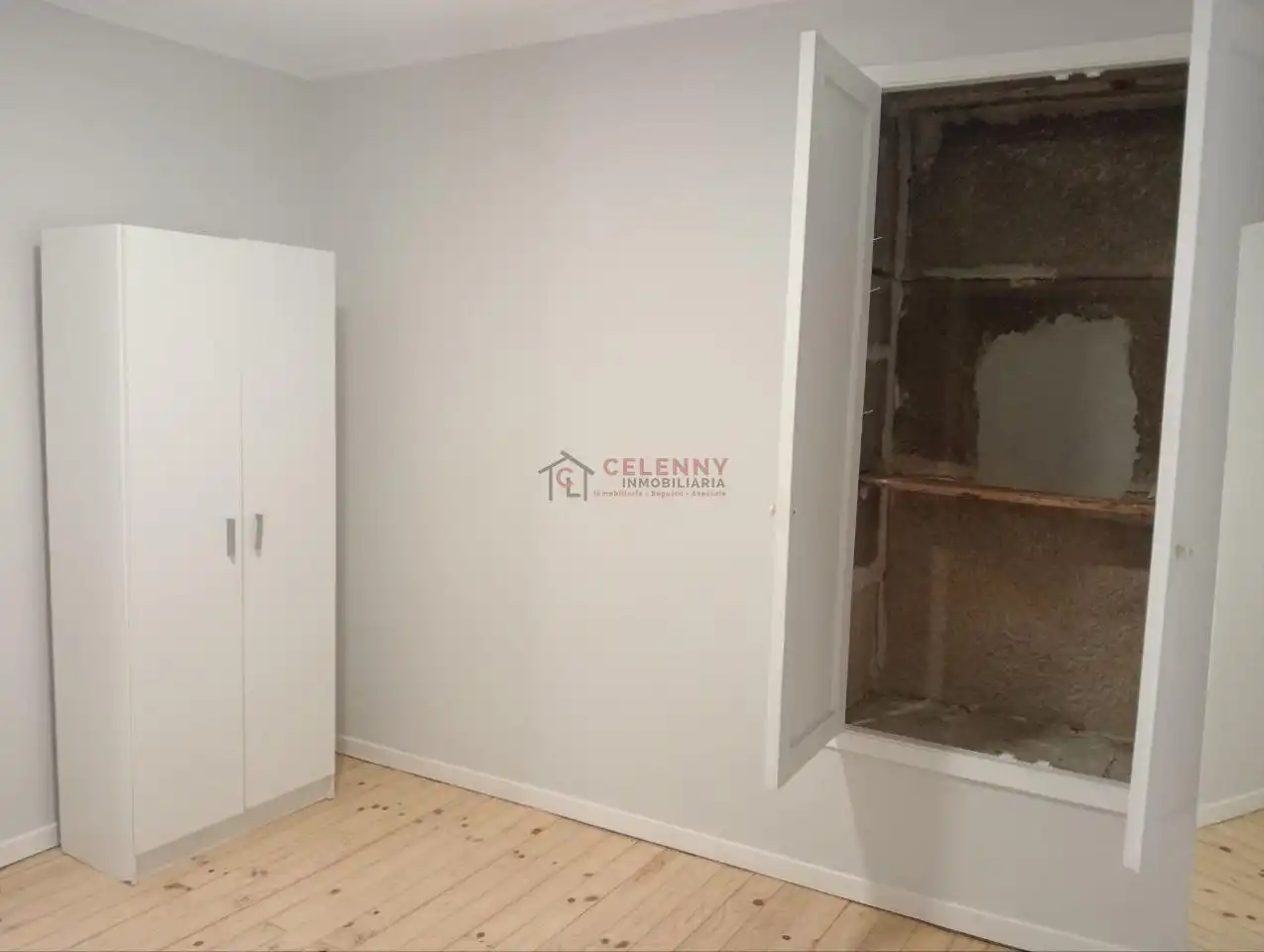 Schlafzimmer von Einfamilien-Reihenhaus zur Miete in San Cibrao das Viñas mit Heizung und Balkon