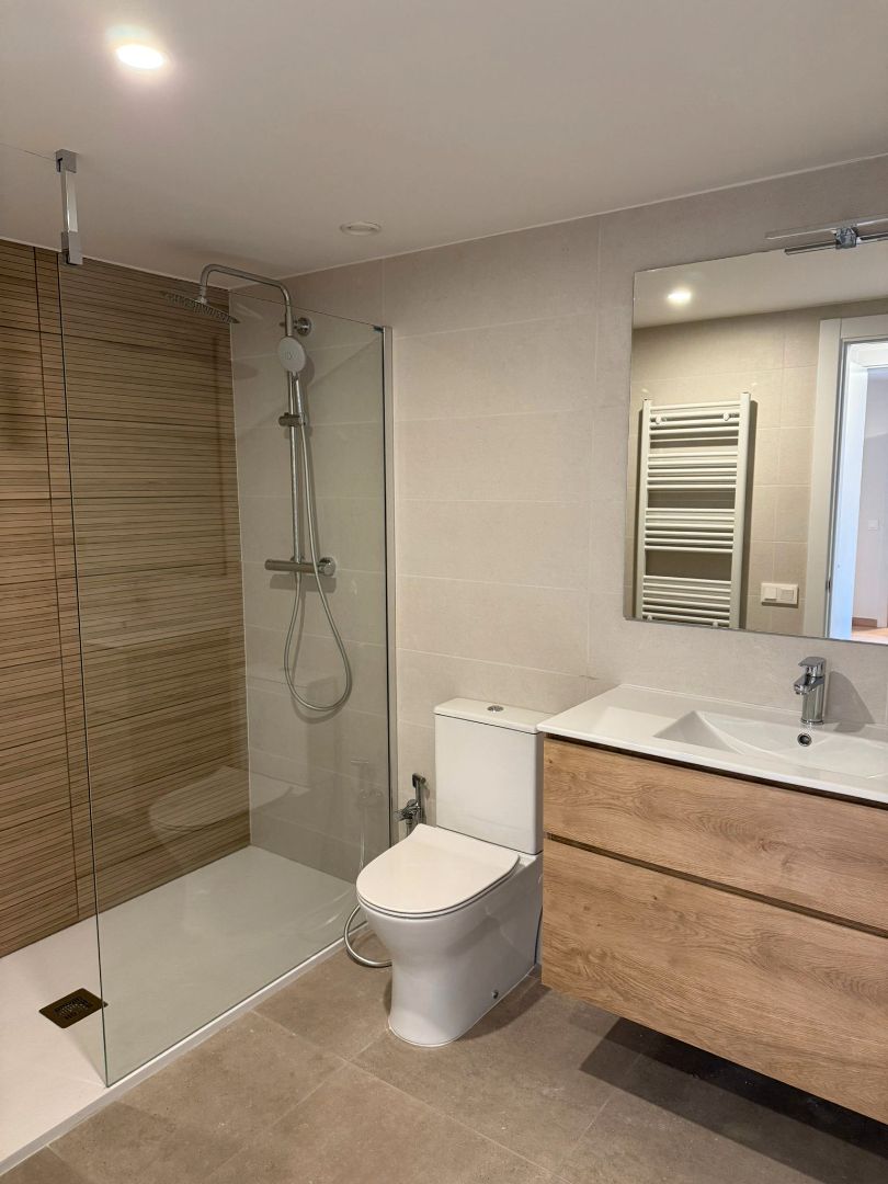 Bathroom of Planta baja for sale in Les Franqueses del Vallès  with Air Conditioner, Heating and Balcony