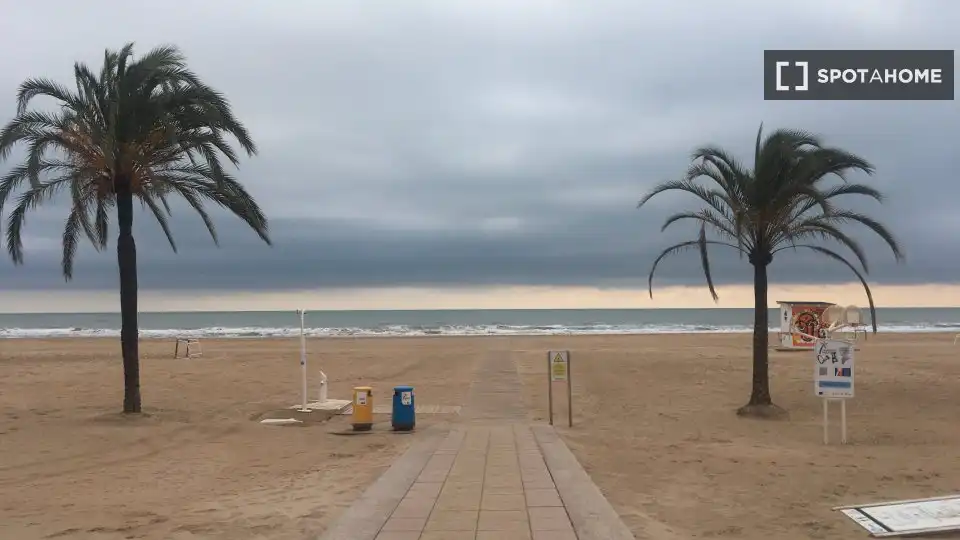 Außenansicht von Wohnung zur Miete in Gandia mit Klimaanlage, Heizung und Möbliert
