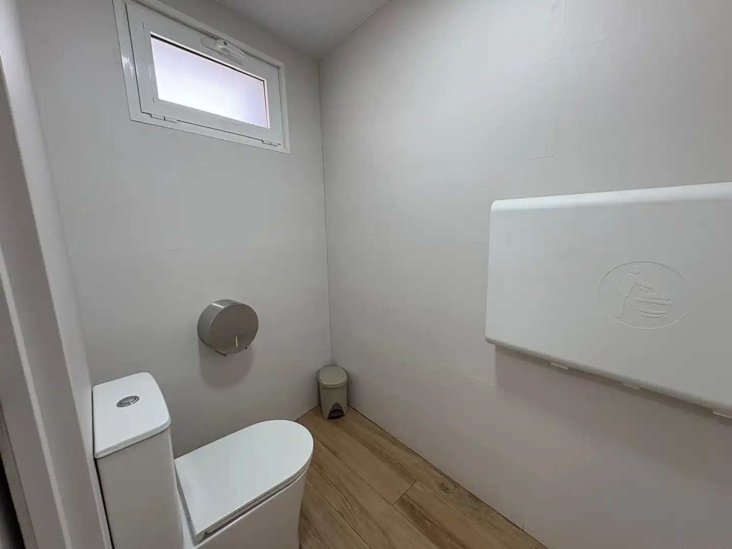 Bathroom of Commercial properties for sale in Castrillo del Val  with Furnished