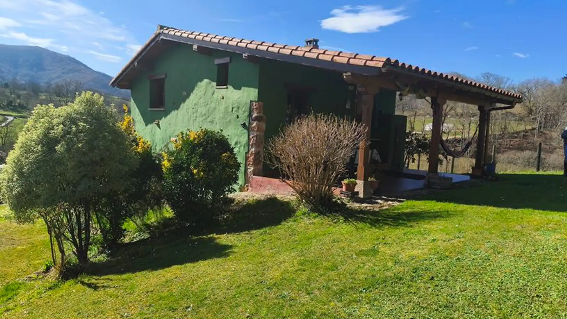 Vista exterior de Finca rústica en venta en Piloña con Calefacción y Amueblado