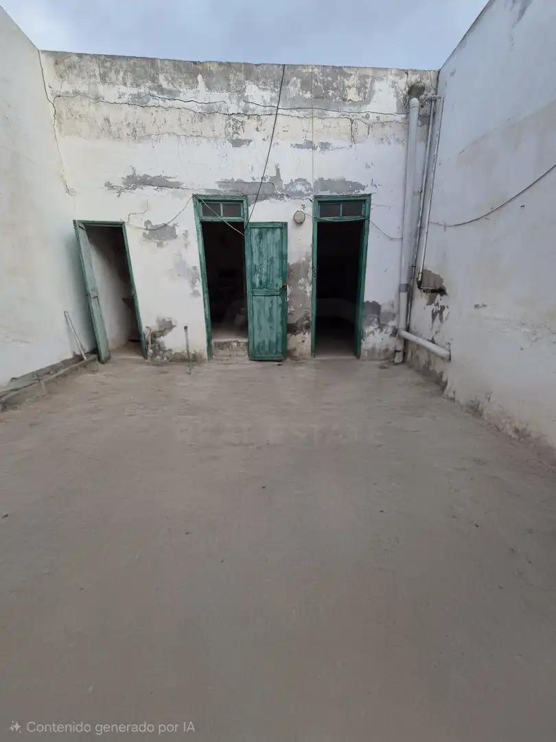 Casa adosada en venta en Arrecife con Terraza