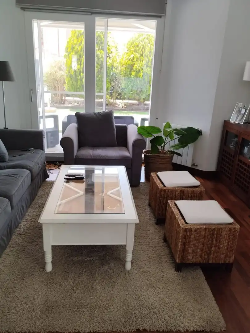 Living room of Houses for sale in Sevilla  with Private garden, Terrace and Balcony