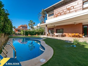 Villa mit Pool zum Verkauf in Playa de San Juan - El Cabo de las Huertas