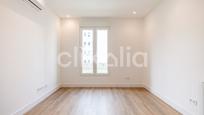 Bedroom of Flat for sale in  Madrid Capital  with Air Conditioner, Heating and Terrace