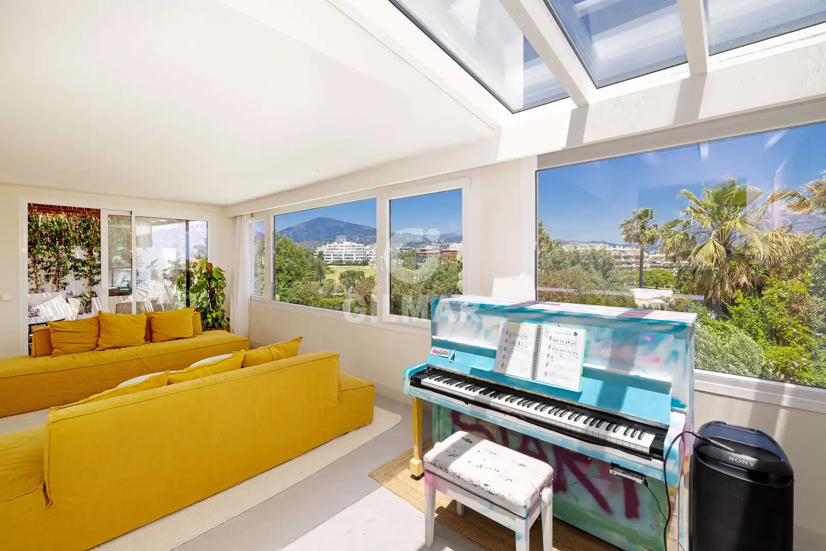 Living room of Detached homes for sale in Marbella  with Heating, Private garden and Swimming Pool