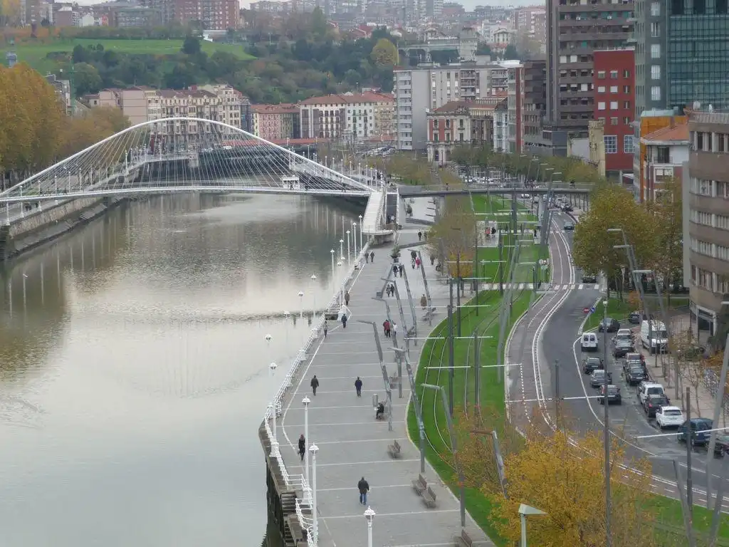 Exterior view of Commercial properties for rent in Bilbao 