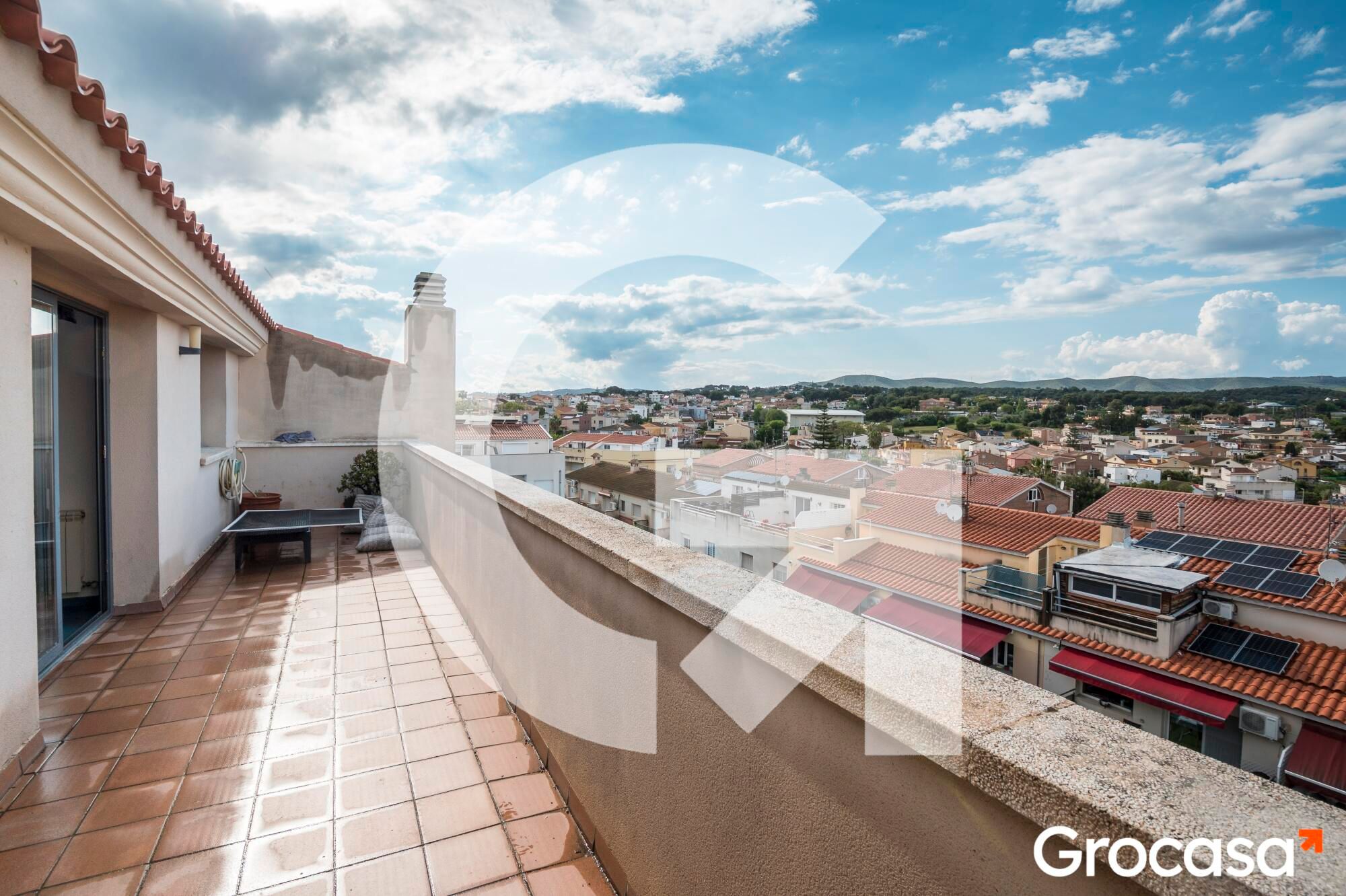 Exterior view of Single-family semi-detached for sale in Vilanova i la Geltrú  with Air Conditioner, Heating and Terrace