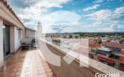 Vista exterior de Casa adosada en venda en Vilanova i la Geltrú amb Aire condicionat, Calefacció i Terrassa