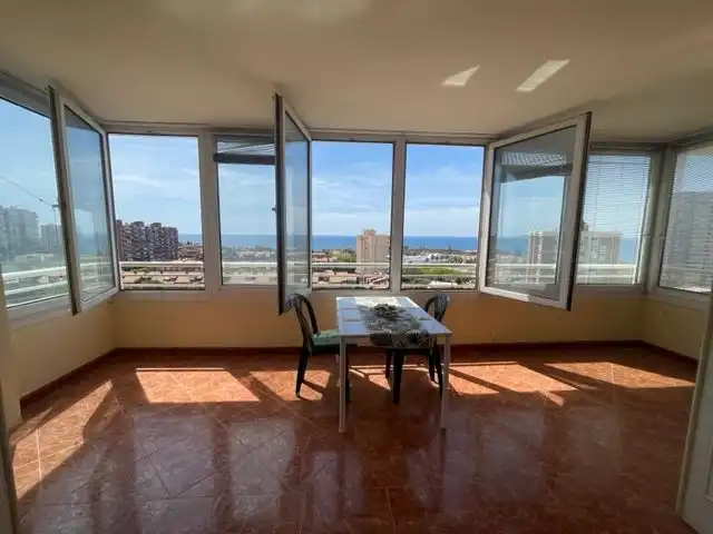 Vista exterior de Pis en venda en Alicante / Alacant amb Traster i Piscina comunitària