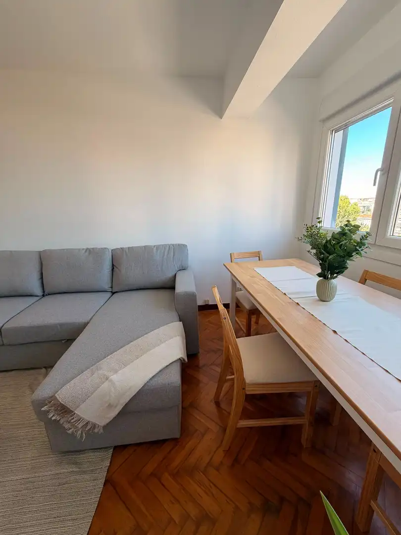 Wohnzimmer von Wohnung zur Miete in A Coruña Capital  mit Möbliert
